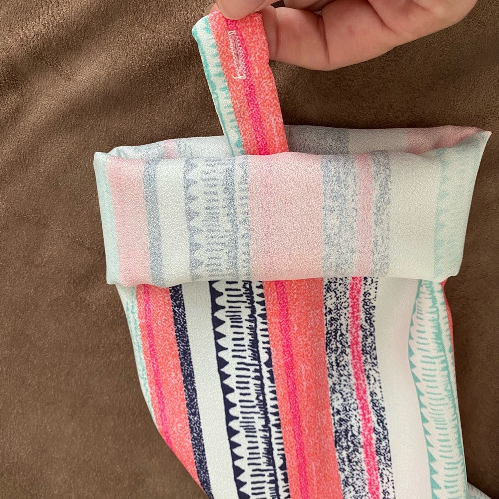 Women’s Boutique Oversized Shirt with Button Lapels on Sleeves. Size Small NWOT - Picture 9 of 14